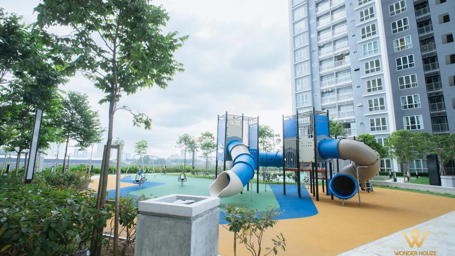 Modern Luxury Living In The Heart Of Damansara -2R2B 6 Pax Apartment Petaling Jaya 0*,  Malaysia
