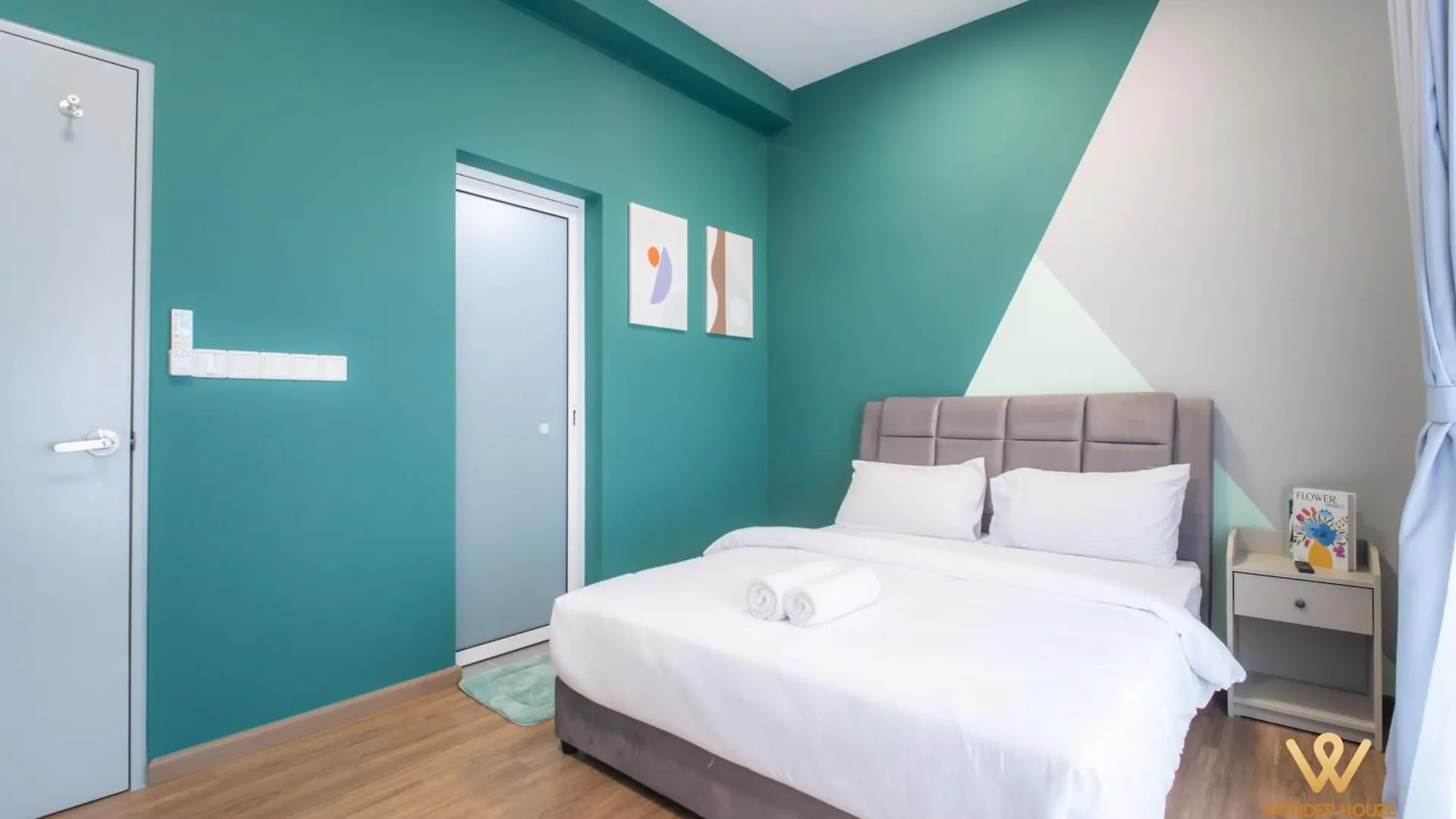 Modern Luxury Living In The Heart Of Damansara -2R2B 6 Pax Apartment Petaling Jaya