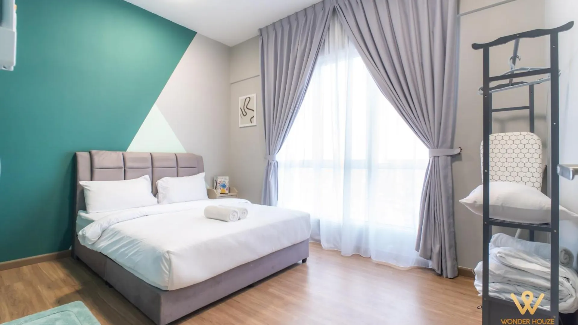 Modern Luxury Living In The Heart Of Damansara -2R2B 6 Pax Apartment Petaling Jaya Malaysia